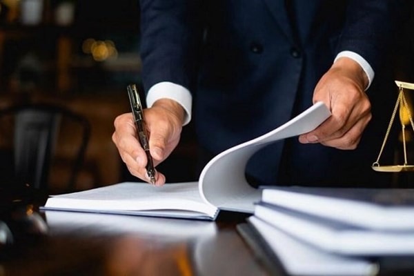  Những nội dung nào của giao dịch cần ghi rõ trong lời chứng của công chứng viên?