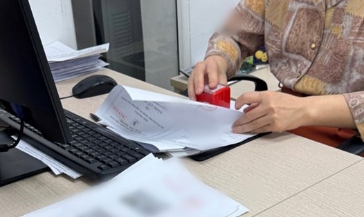 Công chứng viên của tổ chức hành nghề CC có được CC giao dịch về BĐS ngoài phạm vi tỉnh, TP trực thuộc TƯ nơi tổ chức hành nghề CC đặt trụ sở không?