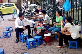 Bán trà đá vỉa hè có phải nộp thuế?